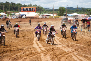 Velocidade e adrenalina marcam Motocross nas comemorações dos 35 anos de Lagoa do Tocantins