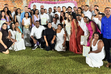 cerimônia comunitária celebra o amor de 18 casais