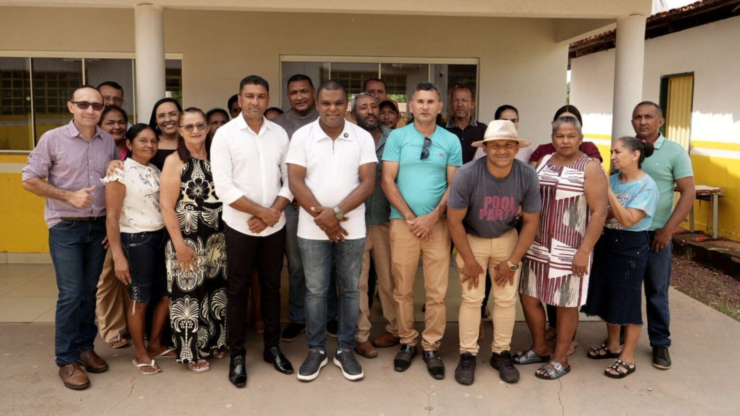 Prefeito Leandro Soares anuncia enquadramento de todos os servidores da Educação no PCCR