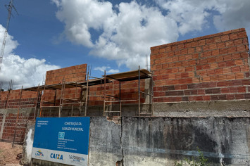 Prefeitura executa construção da nova garagem municipal